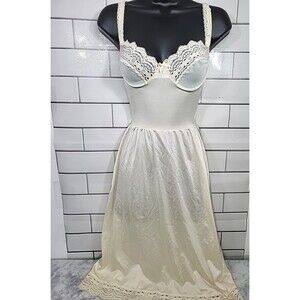 VTG  OLGA Womens 34C BEIGE W/ SIMPLE LACE TRIM FULL SLIP Victorian Romantic